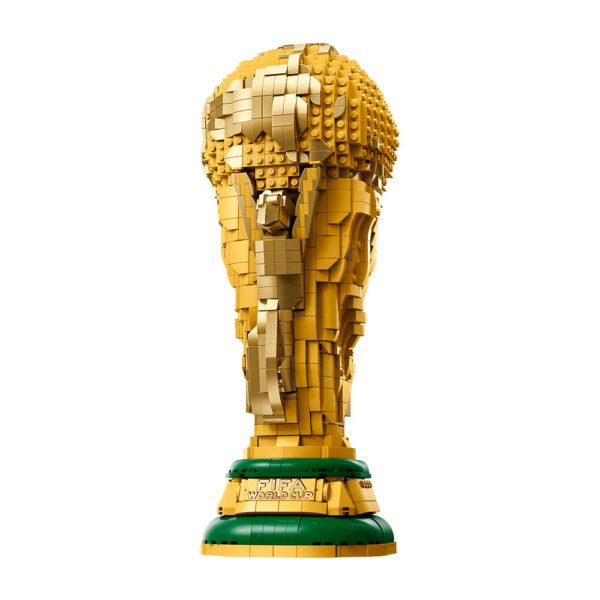 0001_43020_prod.jpg LEGO Editions Football - Trophée officiel de la Coupe du monde de la FIFA 43020