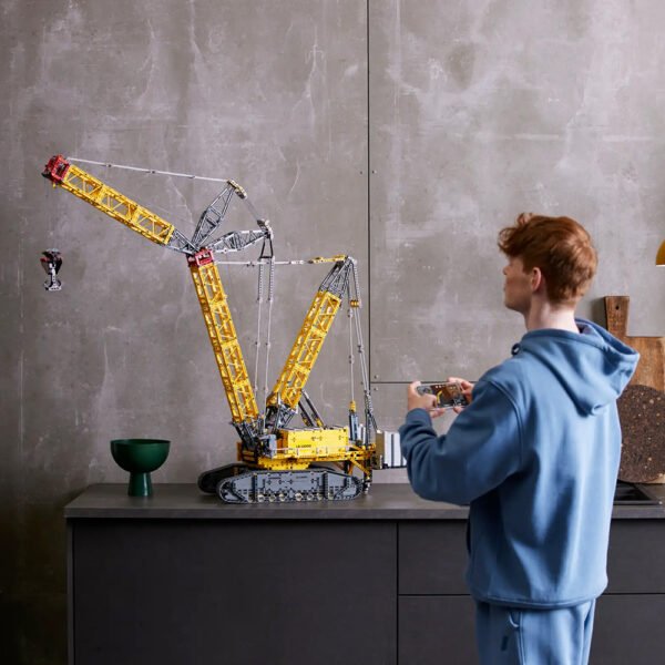 0002_42146_alt8.jpg LEGO Technic - La grue sur chenilles Liebherr LR 13000 42146