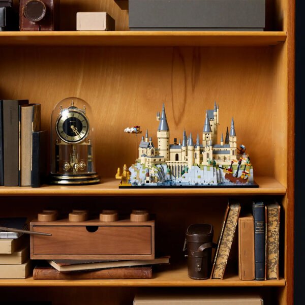 0002_76419_alt12.jpg LEGO Harry Potter - Le château et le domaine de Poudlard 76419