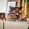 71858_lifestyle_envr_crop.jpg LEGO Ninjago - 15e anniversaire - La forge des quatre armes 71858