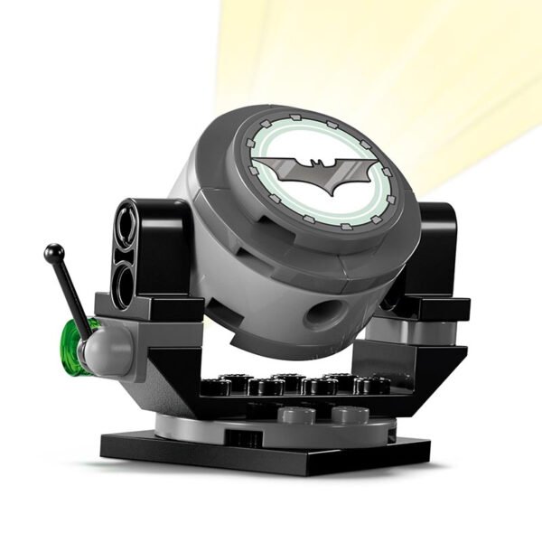 76303_superheroes_1hy25_ecommercemobile_notext_3000x3000_3.jpg LEGO Super Heroes - La Batmobile Tumbler de Batman™ contre Double-Face et Le Joker™ 76303