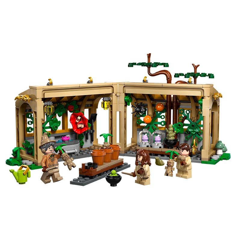 76445_boxprod_v29_sha.jpg LEGO Harry Potter - Le château de Poudlard : le cours de botanique 76445