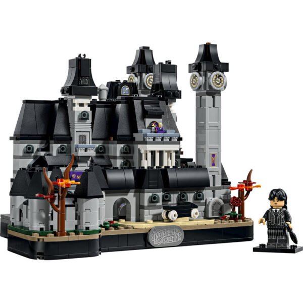 76788_prod.jpg LEGO Wednesday - L’Académie Nevermore 76788